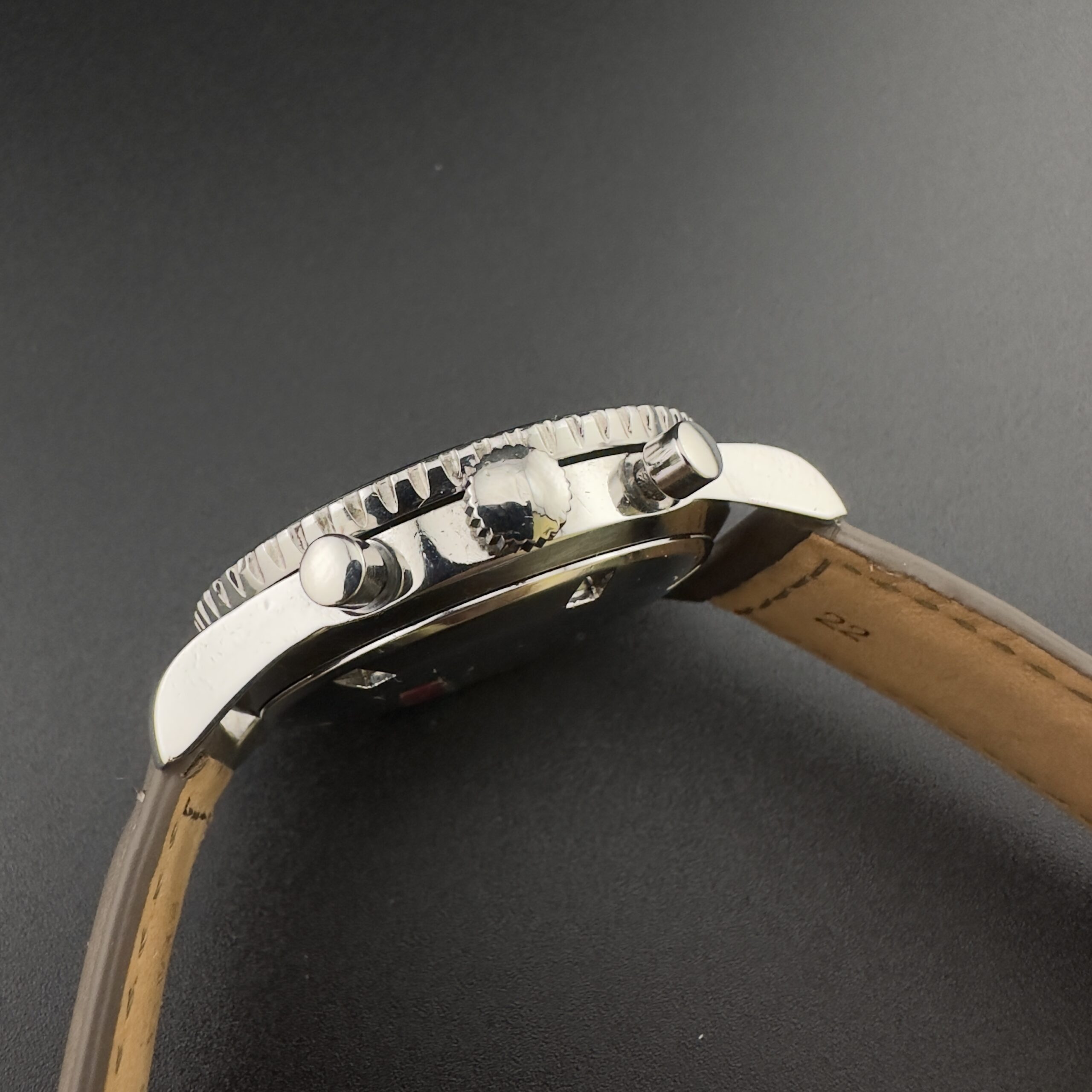 Universal Cairelli A.M.I cronografo CP-2 - immagine 2