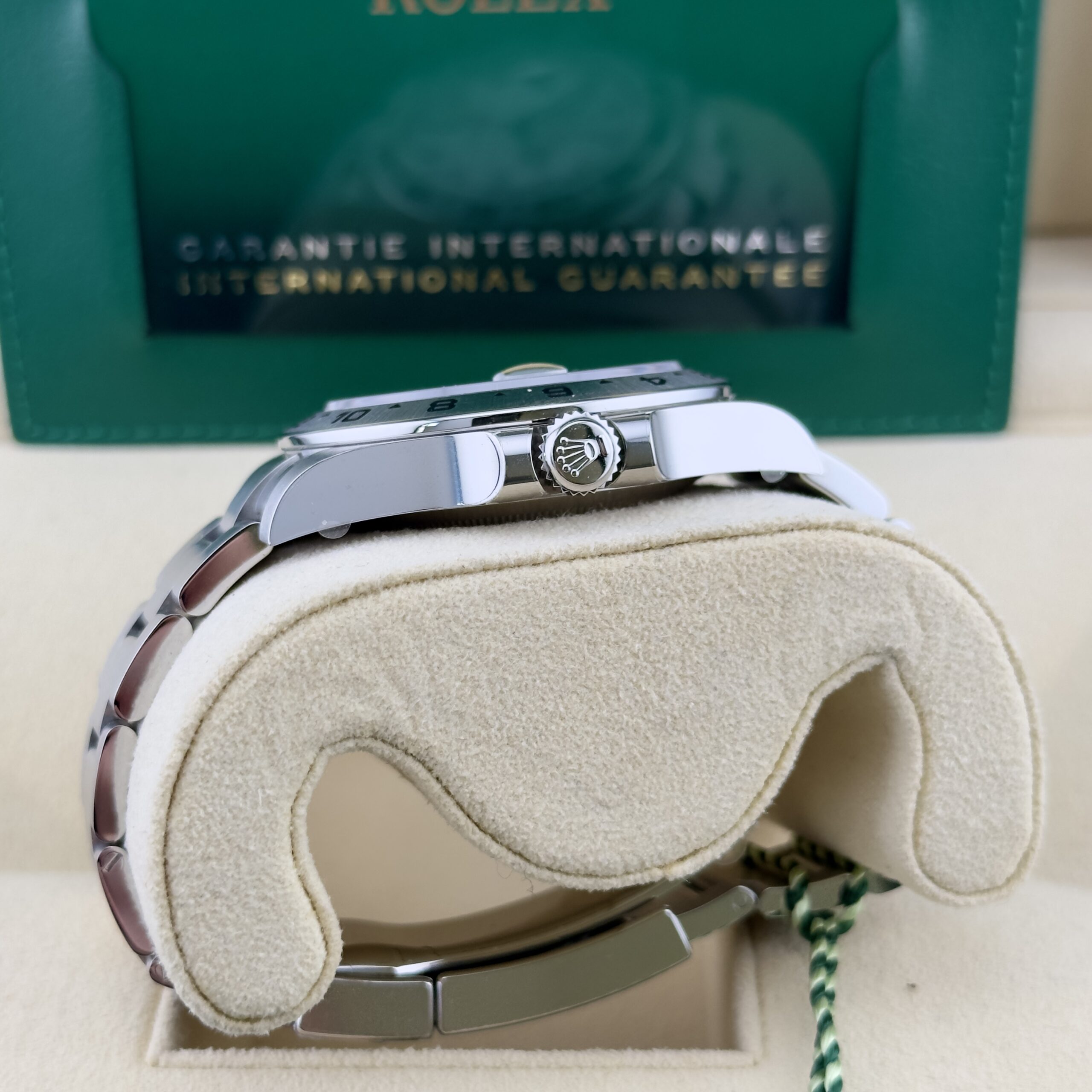 Rolex Explorer II ref. 216570 N.O.S - immagine 2